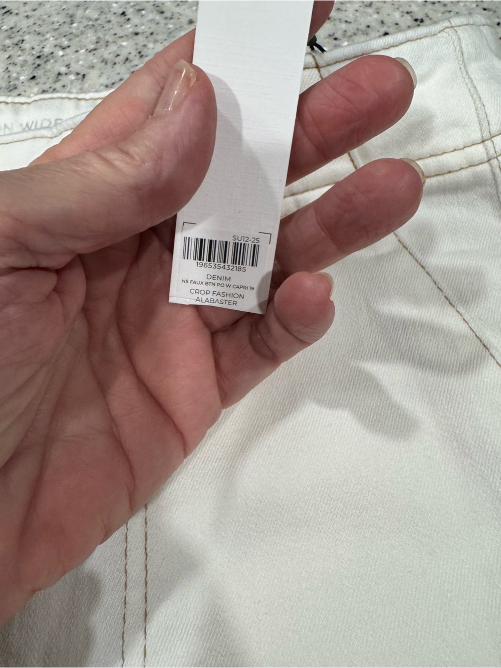 NWT! Chico's Cream High-Rise Faux Button-Front Pull On Capris Sz. 10(1.5) - Picture 4 of 6
